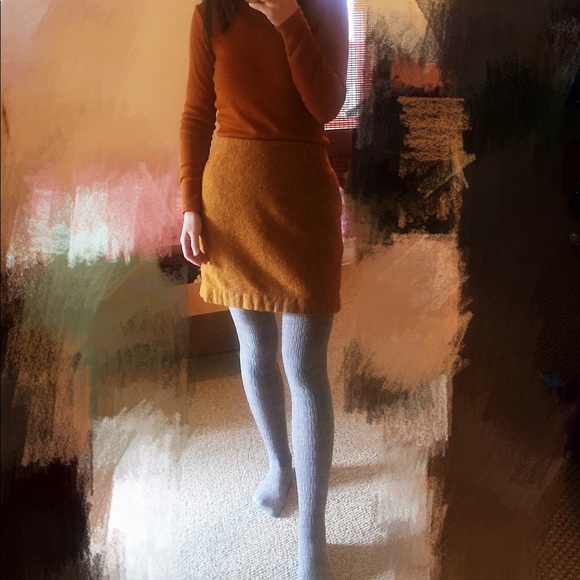 Uniqlo long sleeve mock neck top - Picture 3 of 5